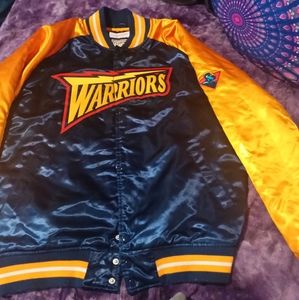 This is a Mitchell & Ness Blazer jacket with warriors basketball team logo.